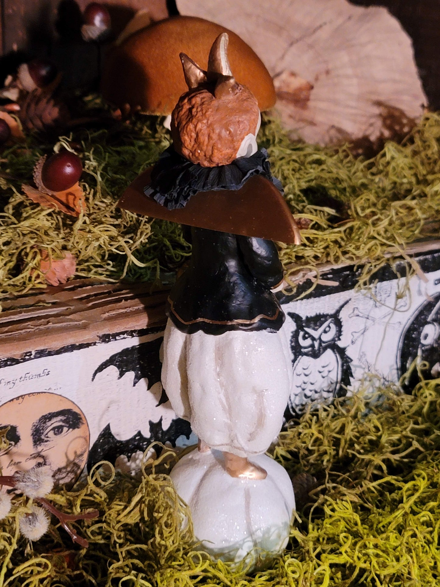 Dee Harvey Foust Halloween Princess Pumpkin Figurine