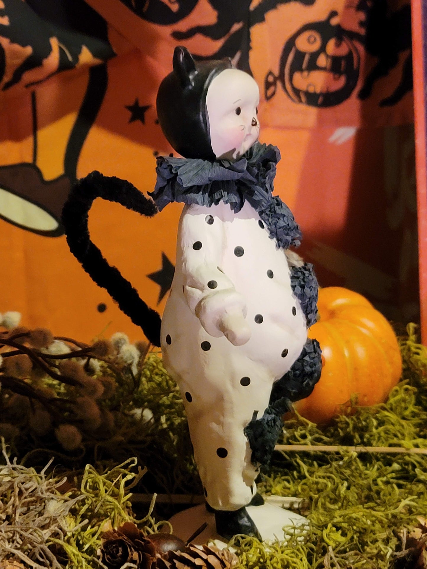 Vintage Victorian Style Halloween Dee Harvey Foust Black Cat Trick or Treater Figurine