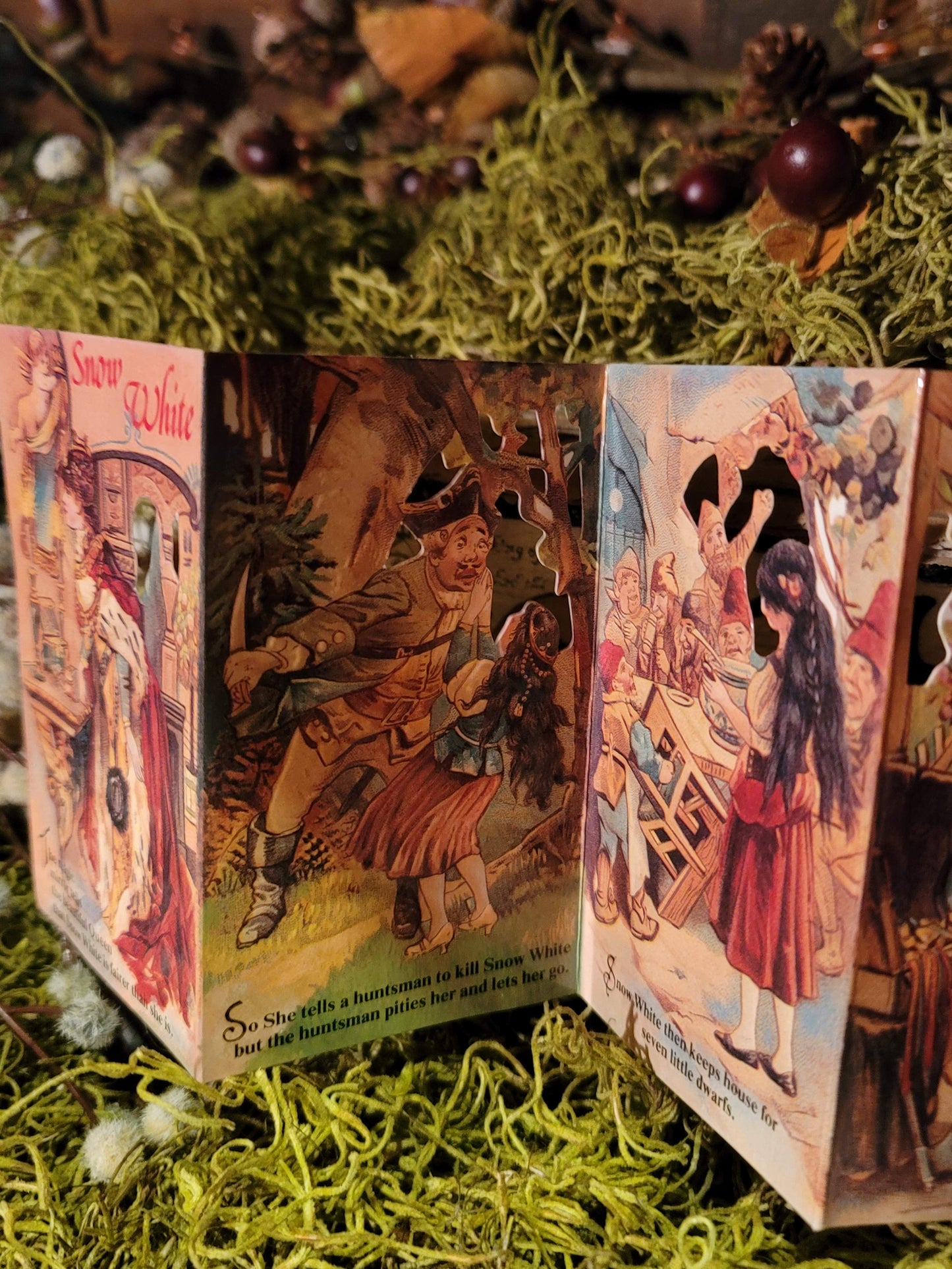 Vintage Victorian Style Snow WhiteFold Out Panorama Greeting Card