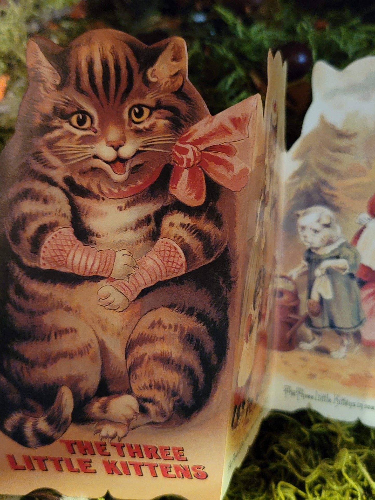Vintage Victorian Style Three Kittens Fold Out Panorama Card