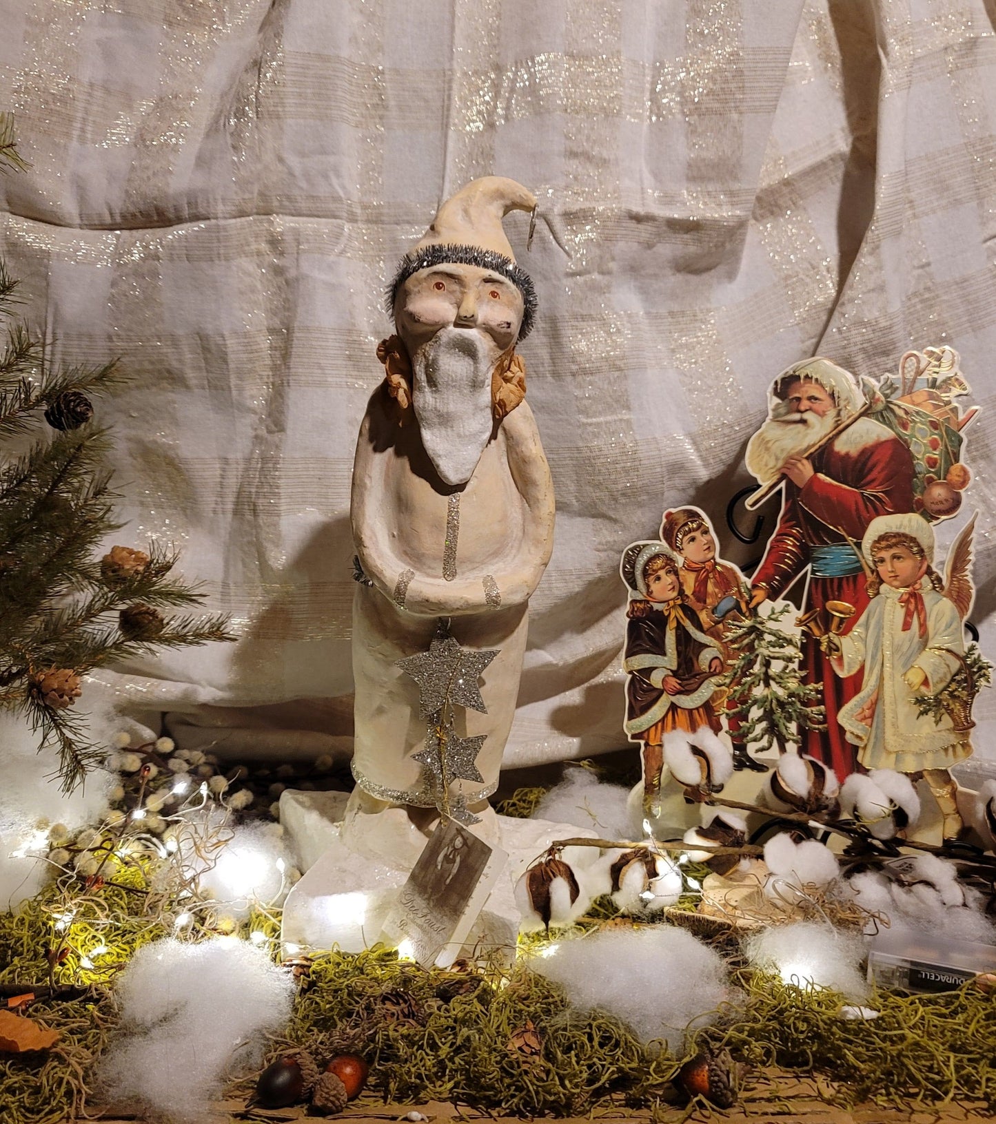 Vintage Christmas Folk Art Dee Foust Santa with Silver Stars Figurine