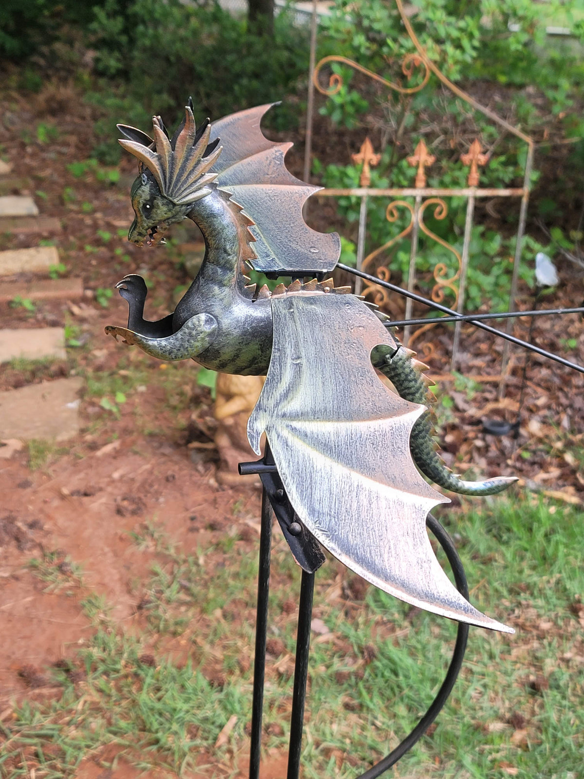 Kai Flying Dragon Garden Stake, Articulated Wind Driven Metal Rocking Decoration