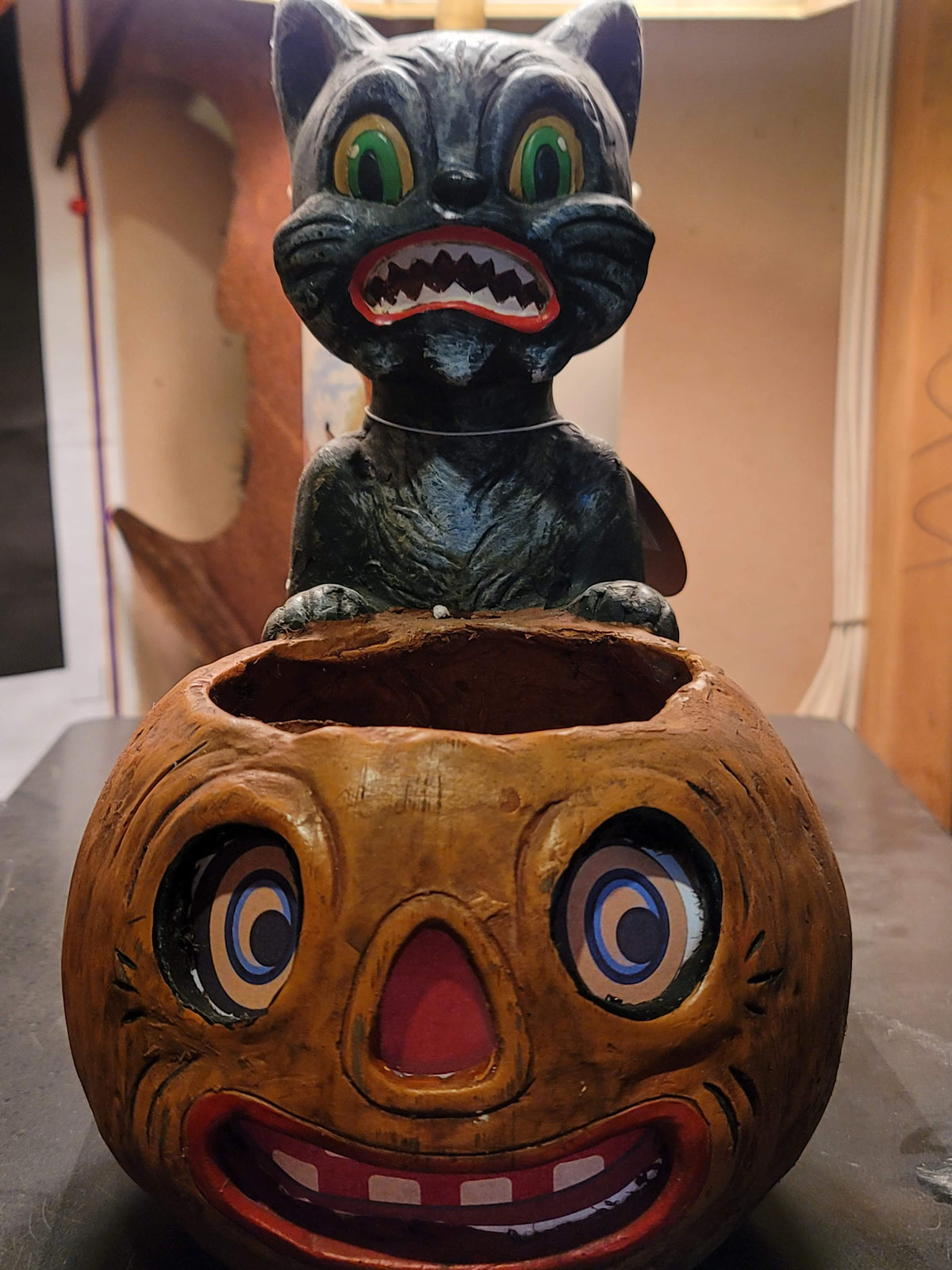 Vintage Halloween Style CRAZY CAT W/ JACK-O-LANTERN CANDY CONTAINER
