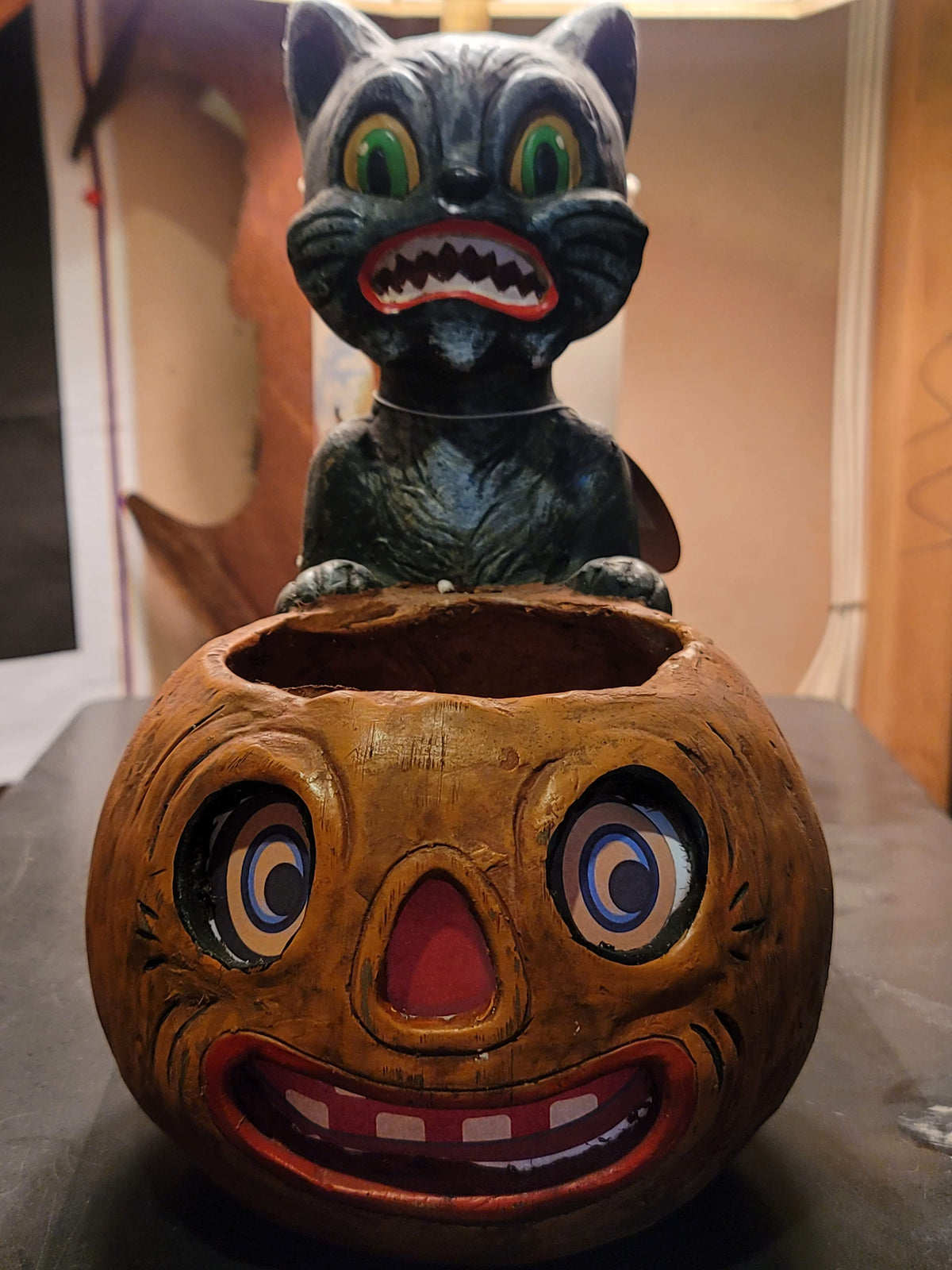 Vintage Halloween Style CRAZY CAT W/ JACK-O-LANTERN CANDY CONTAINER