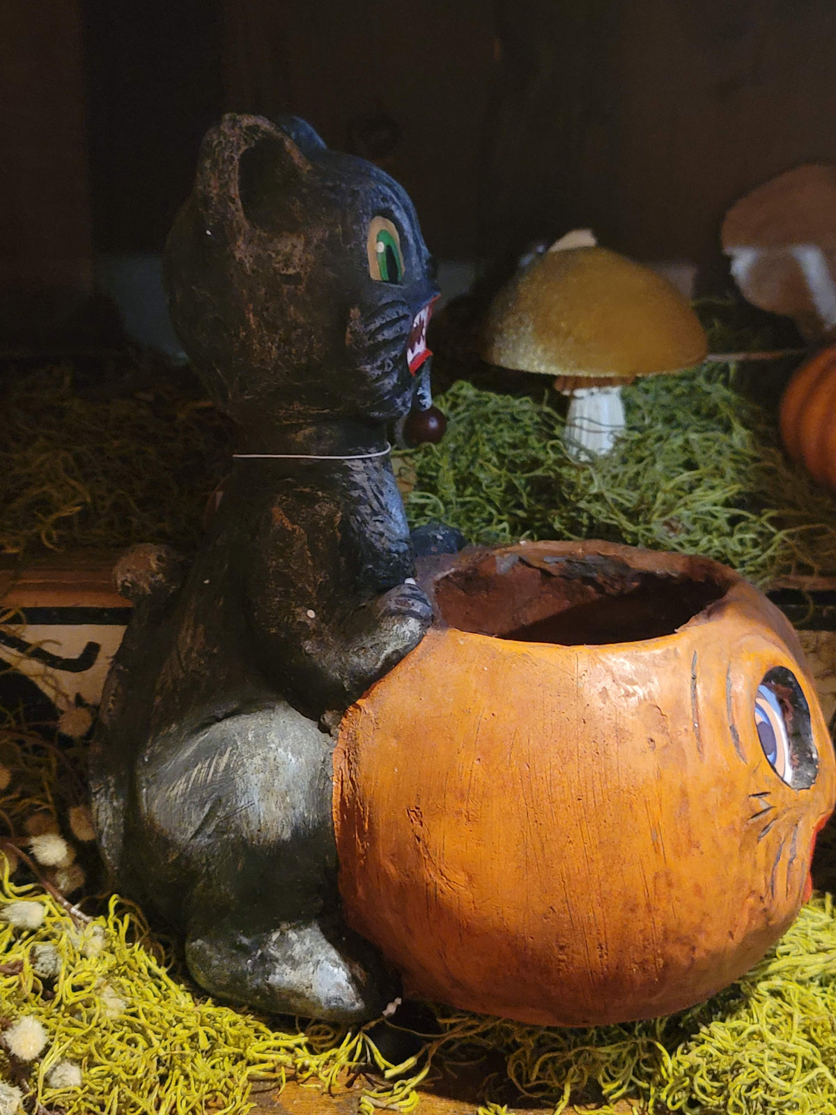 Vintage Halloween Style CRAZY CAT W/ JACK-O-LANTERN CANDY CONTAINER