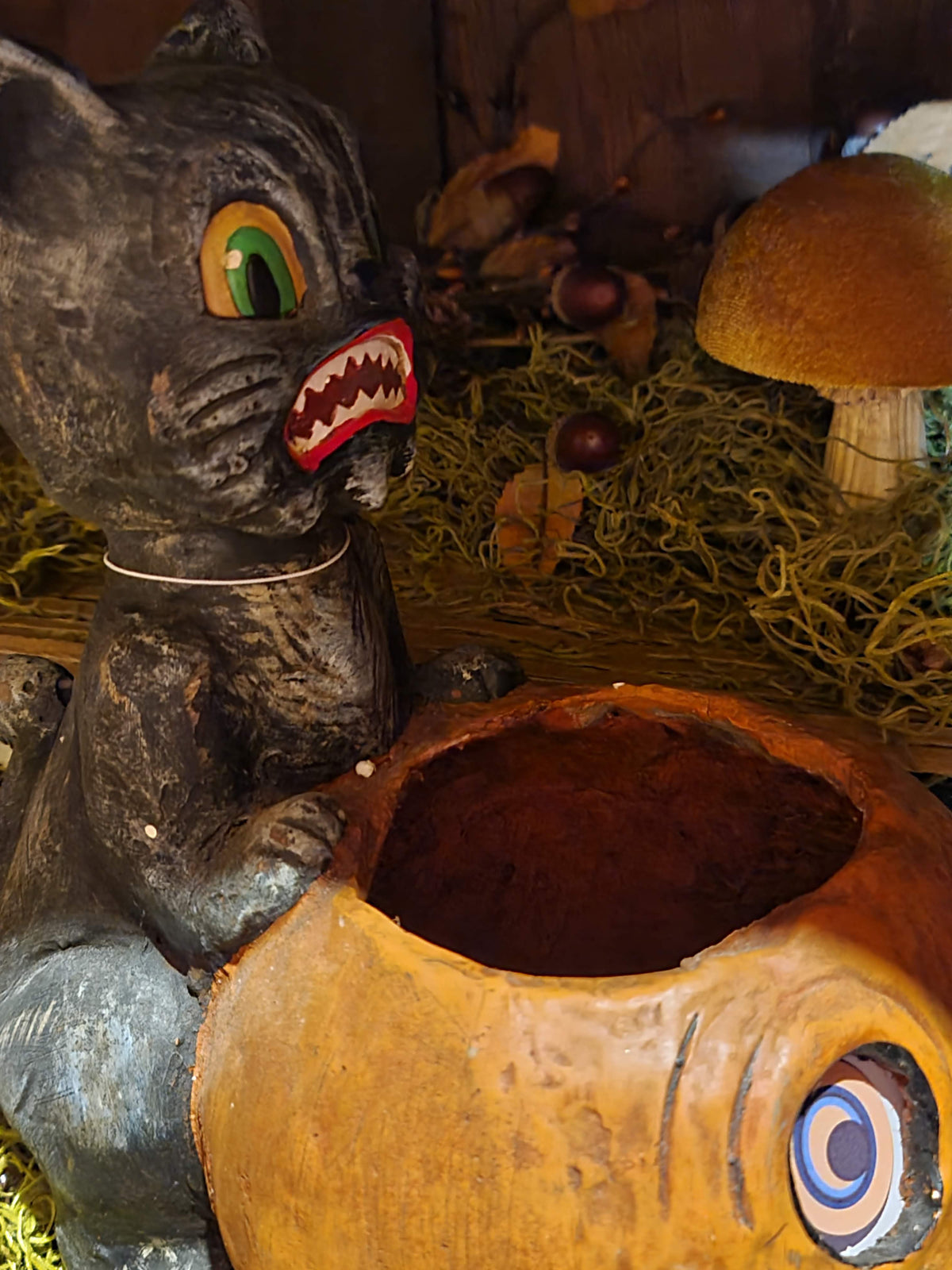 Vintage Halloween Style CRAZY CAT W/ JACK-O-LANTERN CANDY CONTAINER