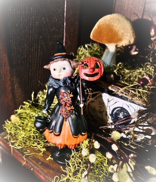 Vintage Folk Art Style Halloween Dee Harvey Winifred Wicklestick Witch Figurine
