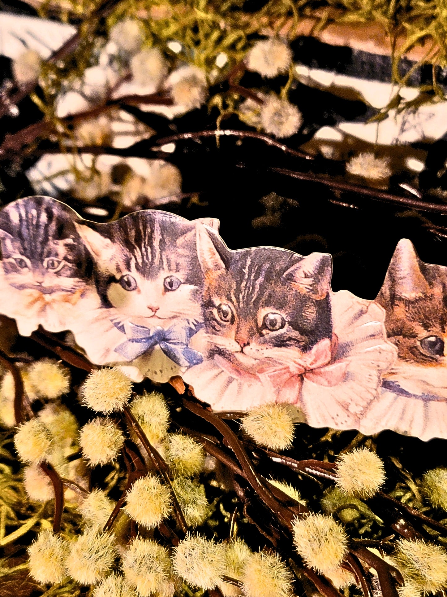 Vintage Victorian Style Die Cut Embossed Kitten Cats Book Mark