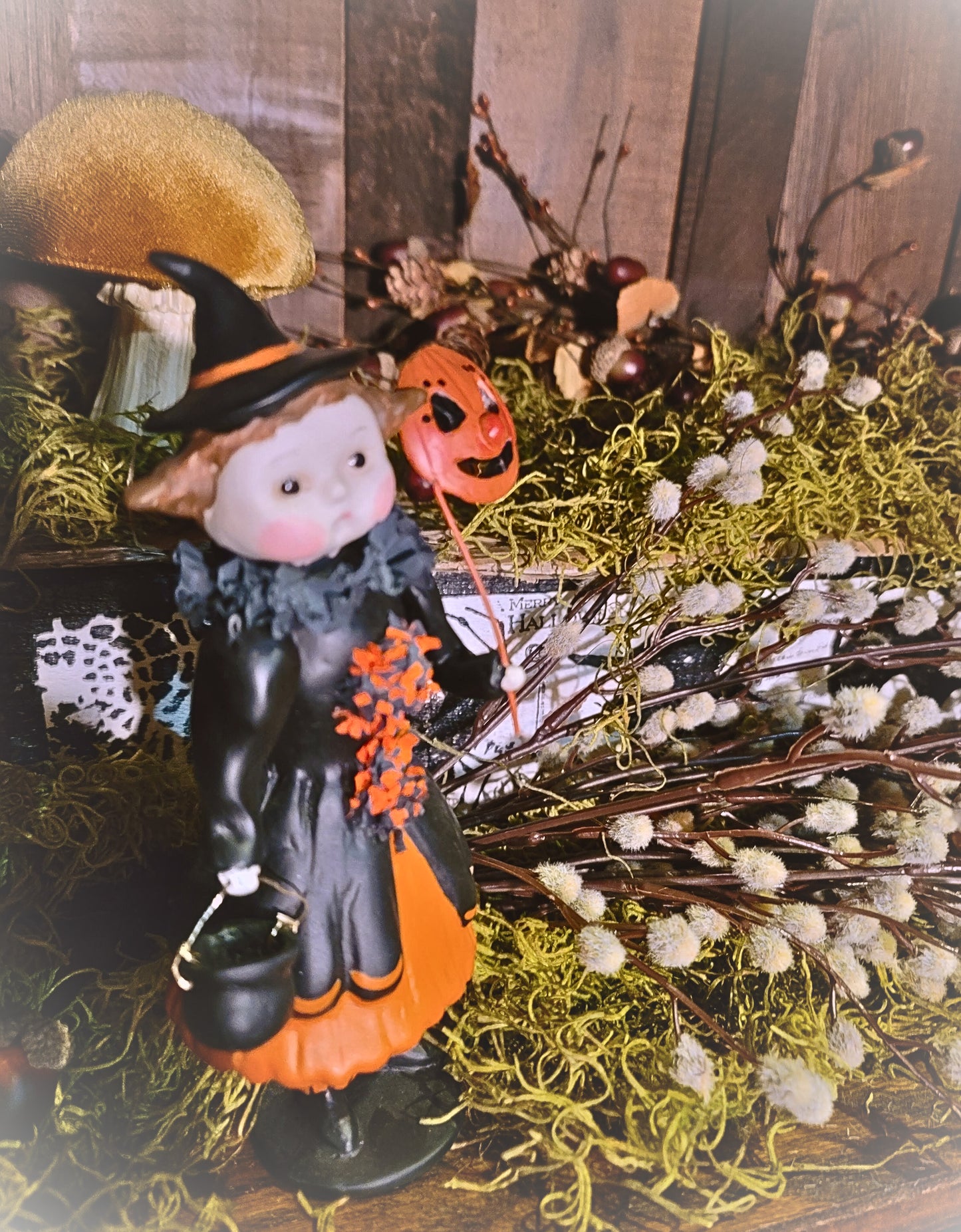 Vintage Folk Art Style Halloween Dee Harvey Winifred Wicklestick Witch Figurine